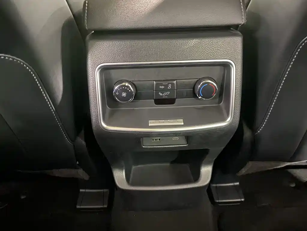 Ford Edge 2021 — фото 13