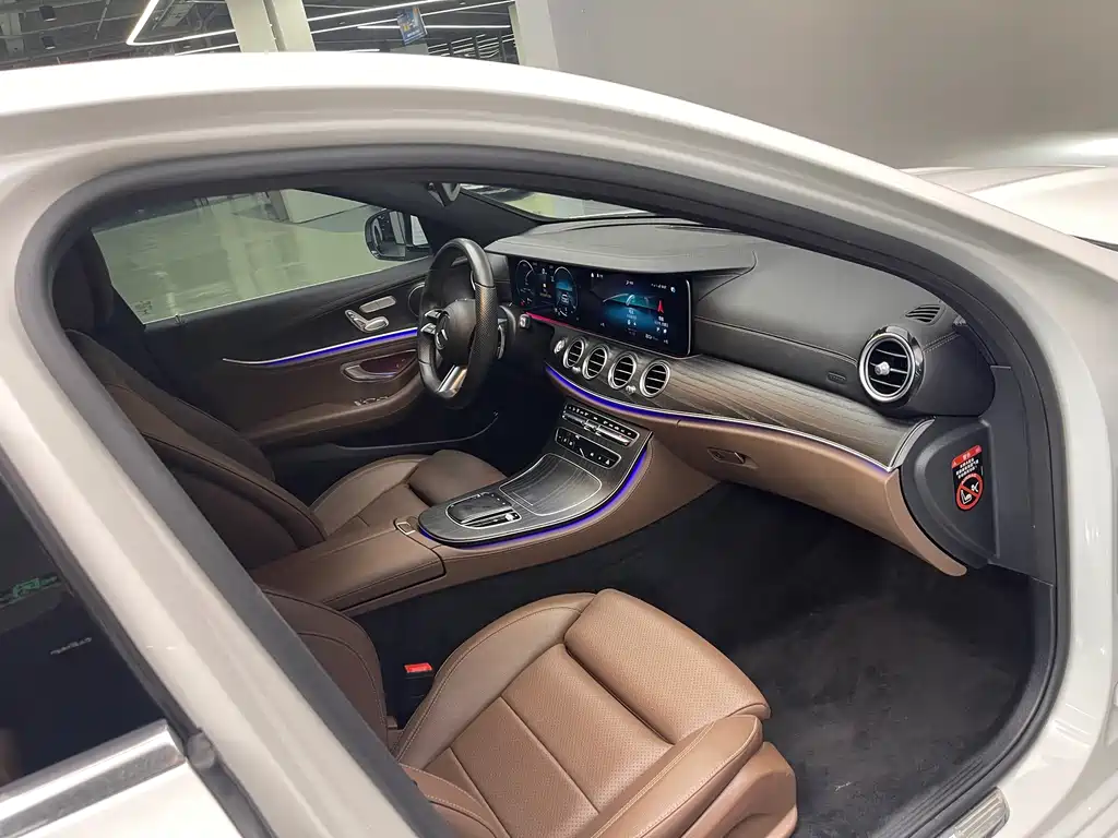 Mercedes-Benz E-Class 2022 — фото 14