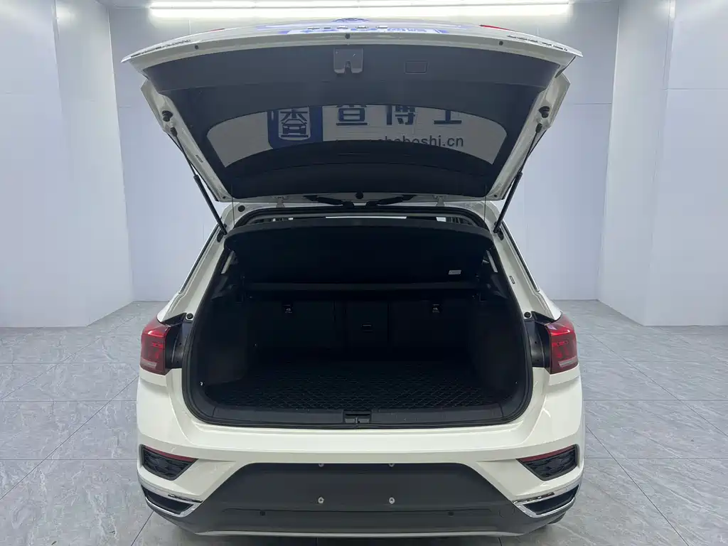 Volkswagen T-Roc 2023 — фото 18