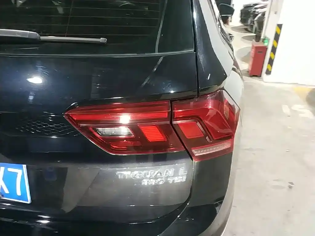 Volkswagen Tiguan L 2018 — фото 8
