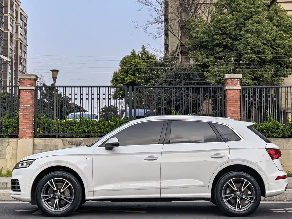 Audi Q5L 2018 — фото 4