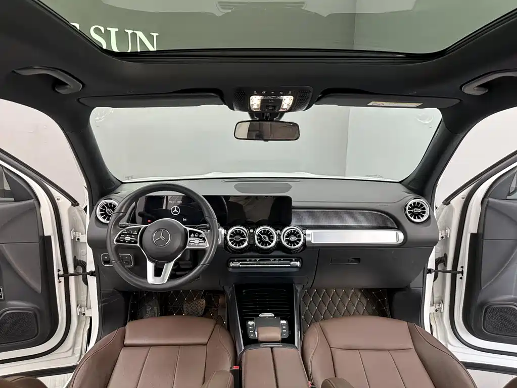 Mercedes-Benz GLB 2023
