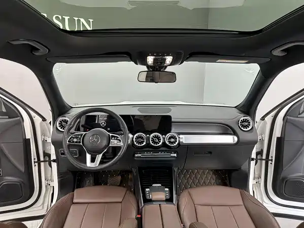 Mercedes-Benz GLB 2023
