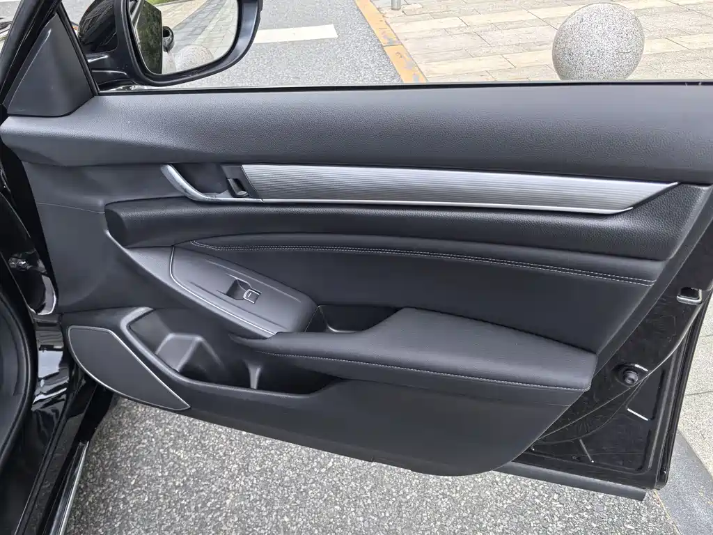 Honda Accord 2023 — фото 11