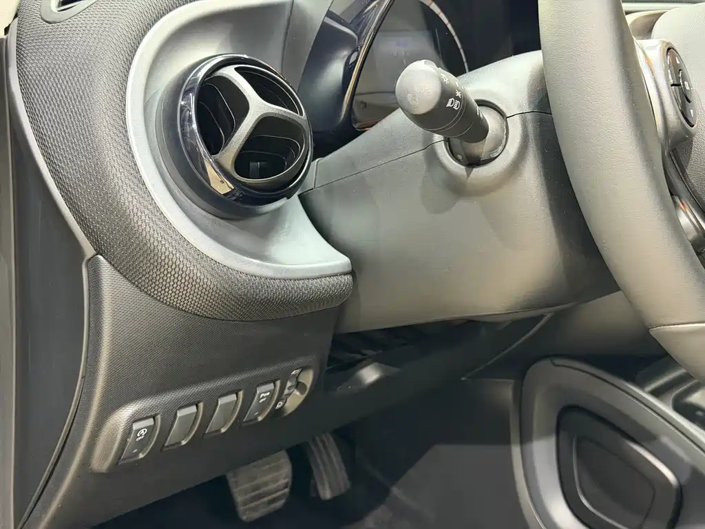 smart Fortwo 2017 — фото 10