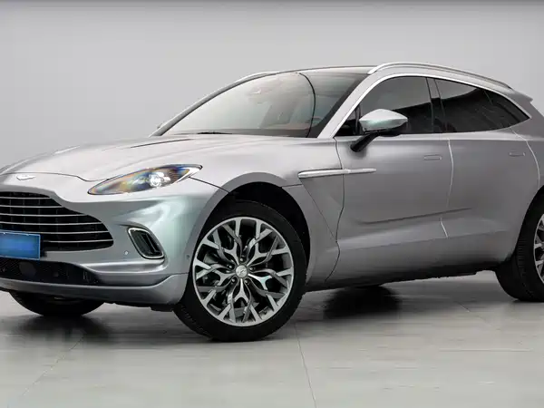 Aston Martin DBX 2022