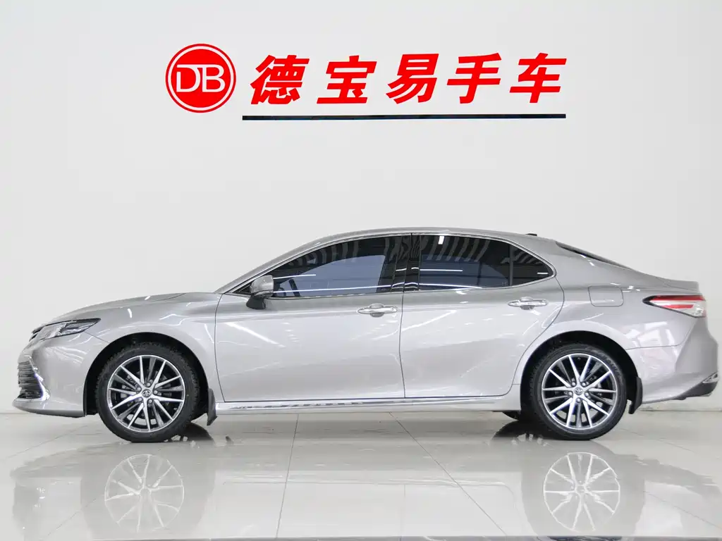 Toyota Camry 2024 — фото 3