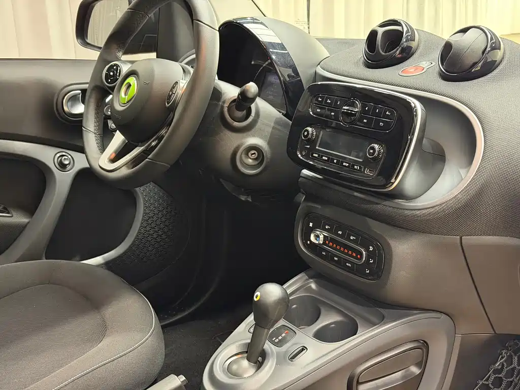 smart Fortwo 2017 — фото 6