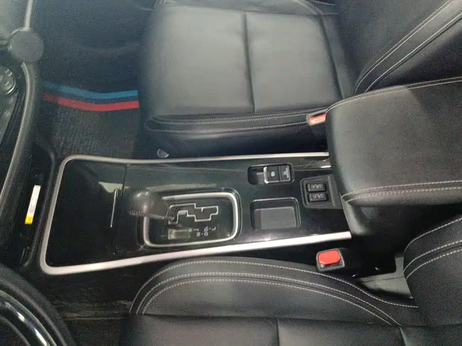 Mitsubishi Outlander 2020 — фото 16