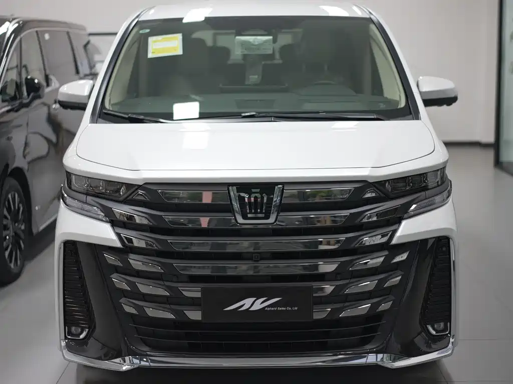 Toyota Vellfire — фото 2