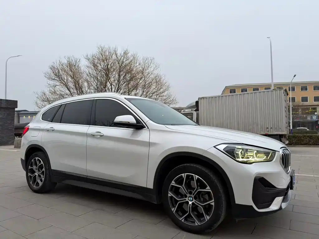 BMW X1 2022 — фото 8