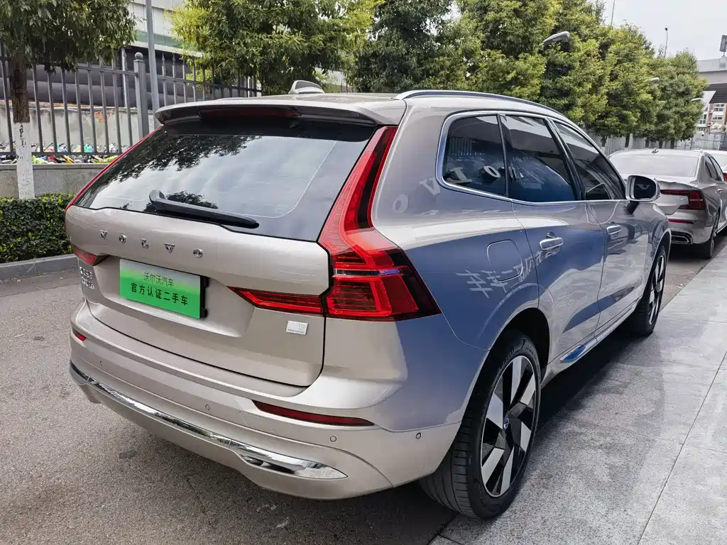 Volvo XC60 PHEV 2024 — фото 5