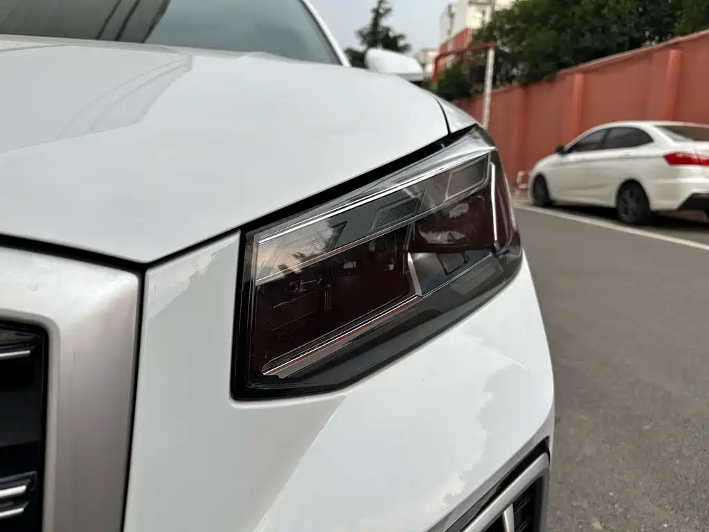 Audi Q2L 2023