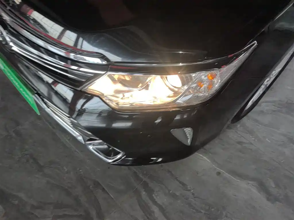 Toyota Camry 2017 — фото 18