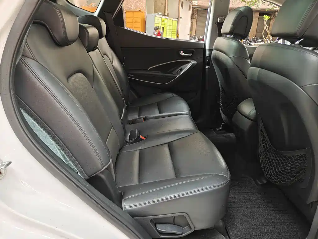 Hyundai Santa Fe 2015 — фото 15