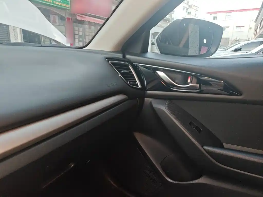 Mazda 3 Axela 2015 — фото 20