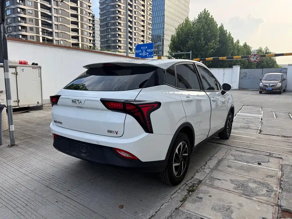 Neta V 2021