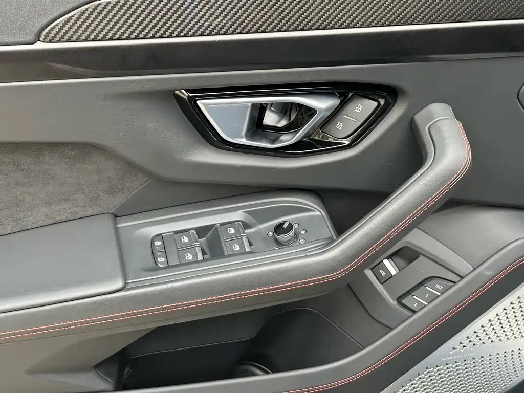 Lamborghini Urus 2021 — фото 25