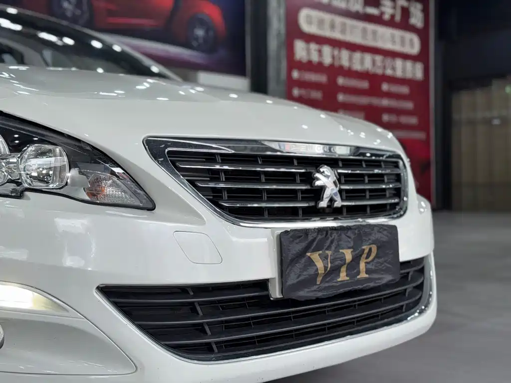 Peugeot 408 2016 — фото 17