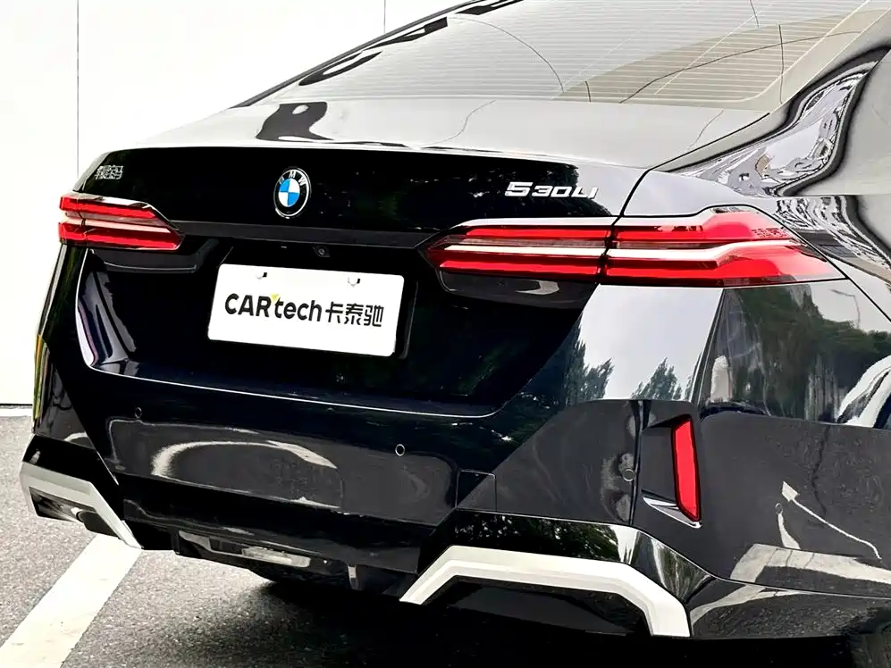 BMW 5 Series 2024 — фото 11
