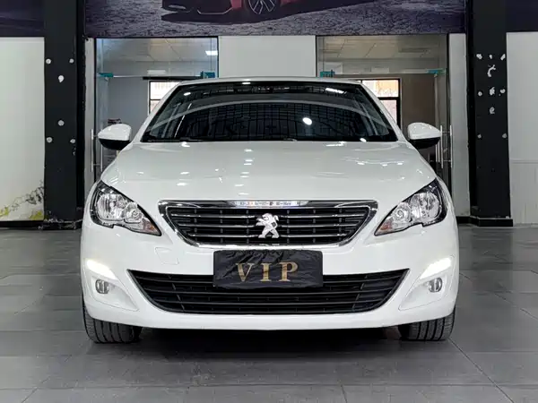 Peugeot 408 2016