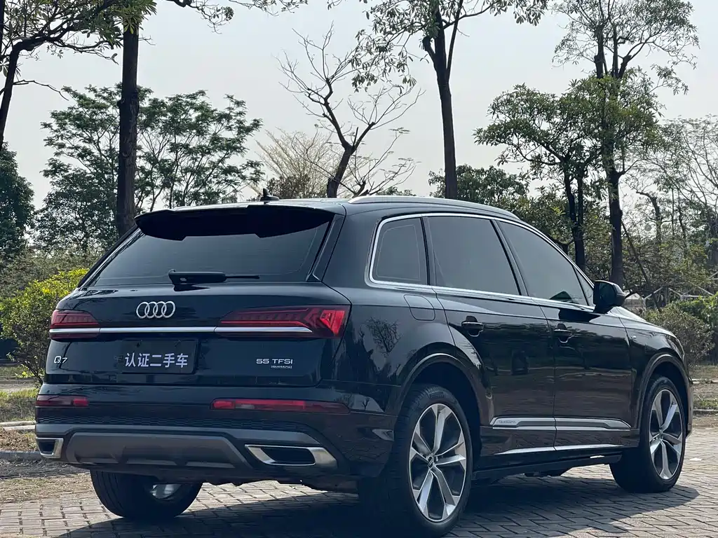 Audi Q7 2021 — фото 8
