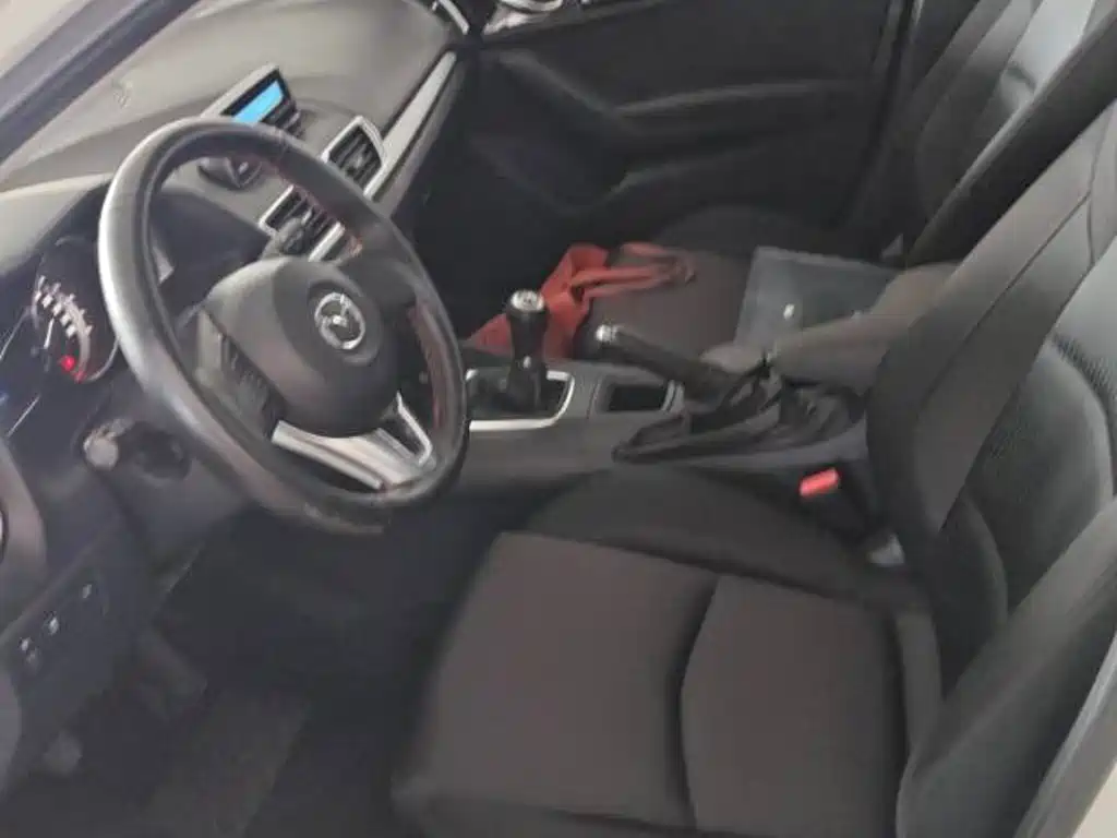 Mazda 3 Axela 2015 — фото 15