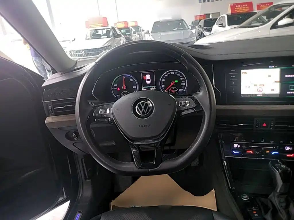 Volkswagen Passat PHEV 2021 — фото 11