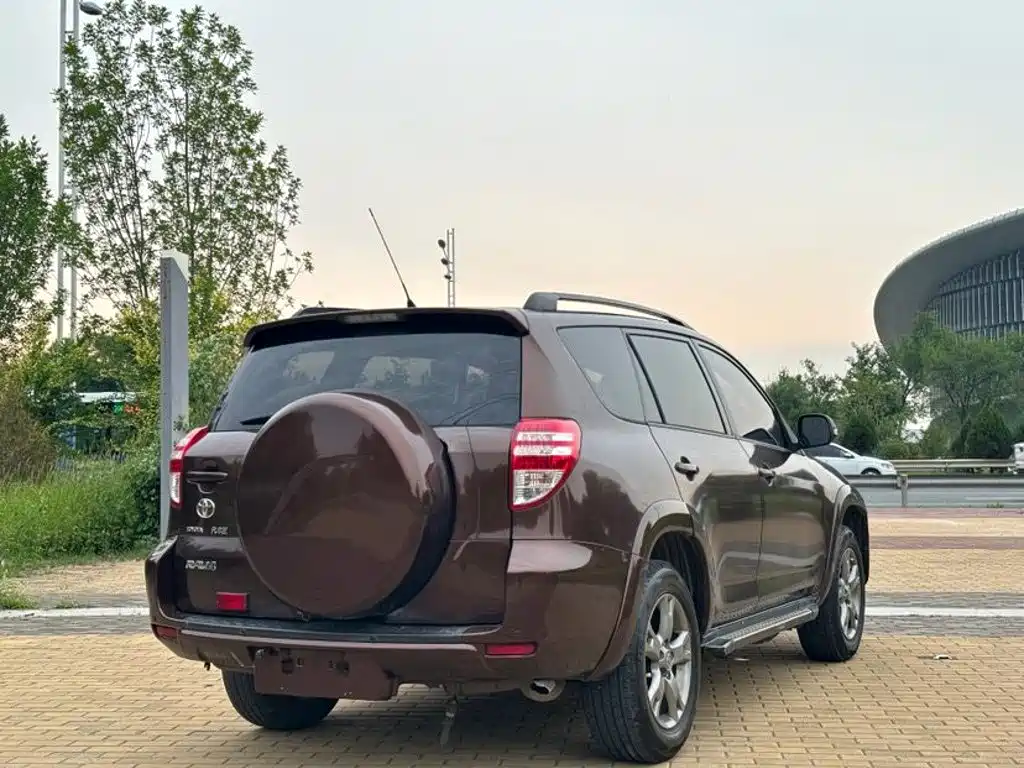 Toyota RAV4 2013