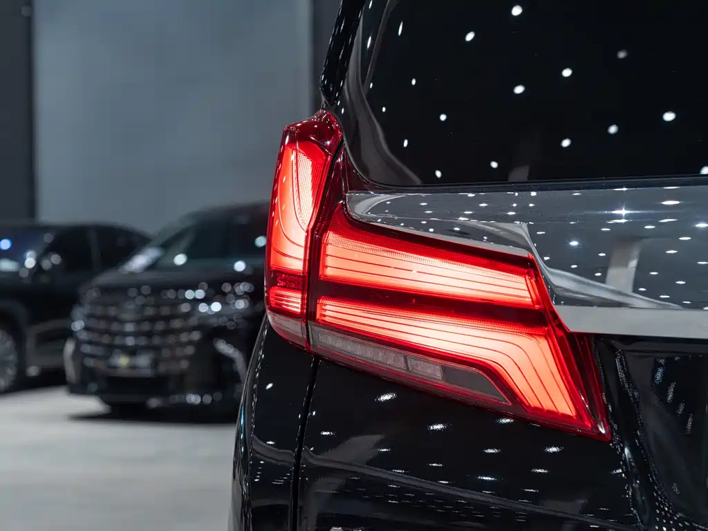 Toyota Alphard 2021 — фото 15