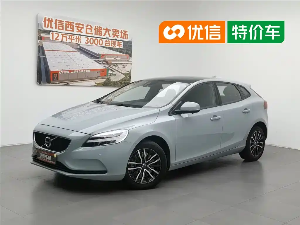 Volvo V40 2018