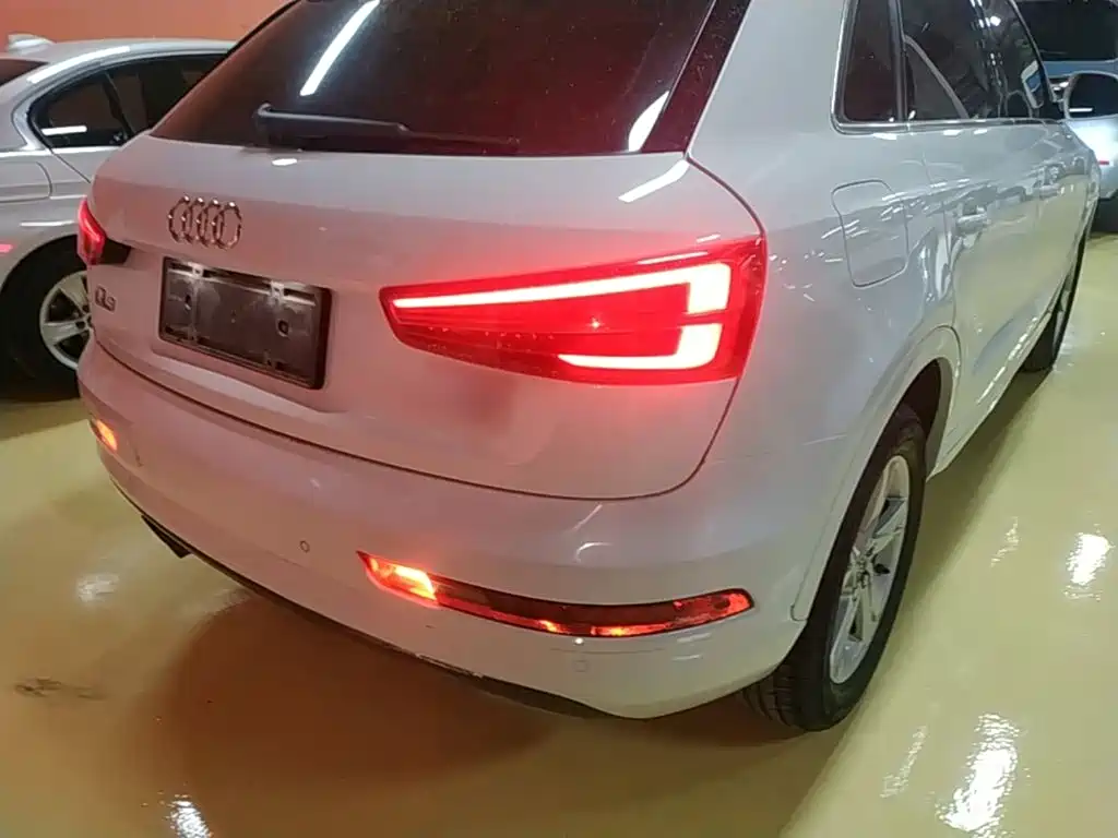 Audi Q3 2018 — фото 8