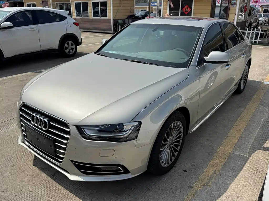 Audi A4L 2015 — фото 1