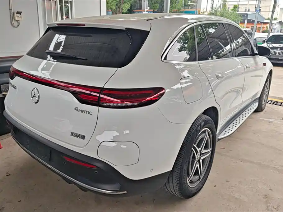 Mercedes-Benz EQC 2020 — фото 3