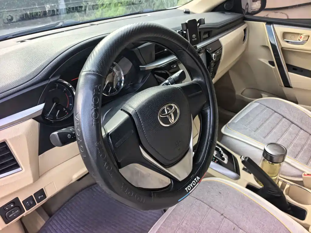 Toyota Corolla 2015 — фото 20