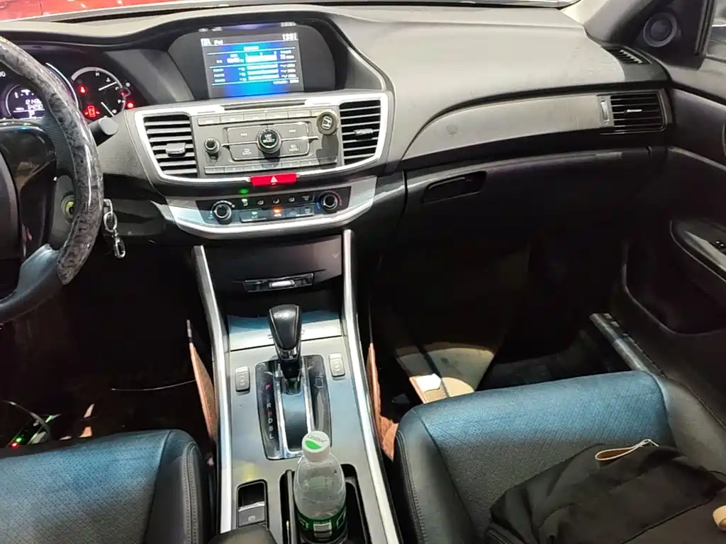Honda Accord 2016 — фото 13