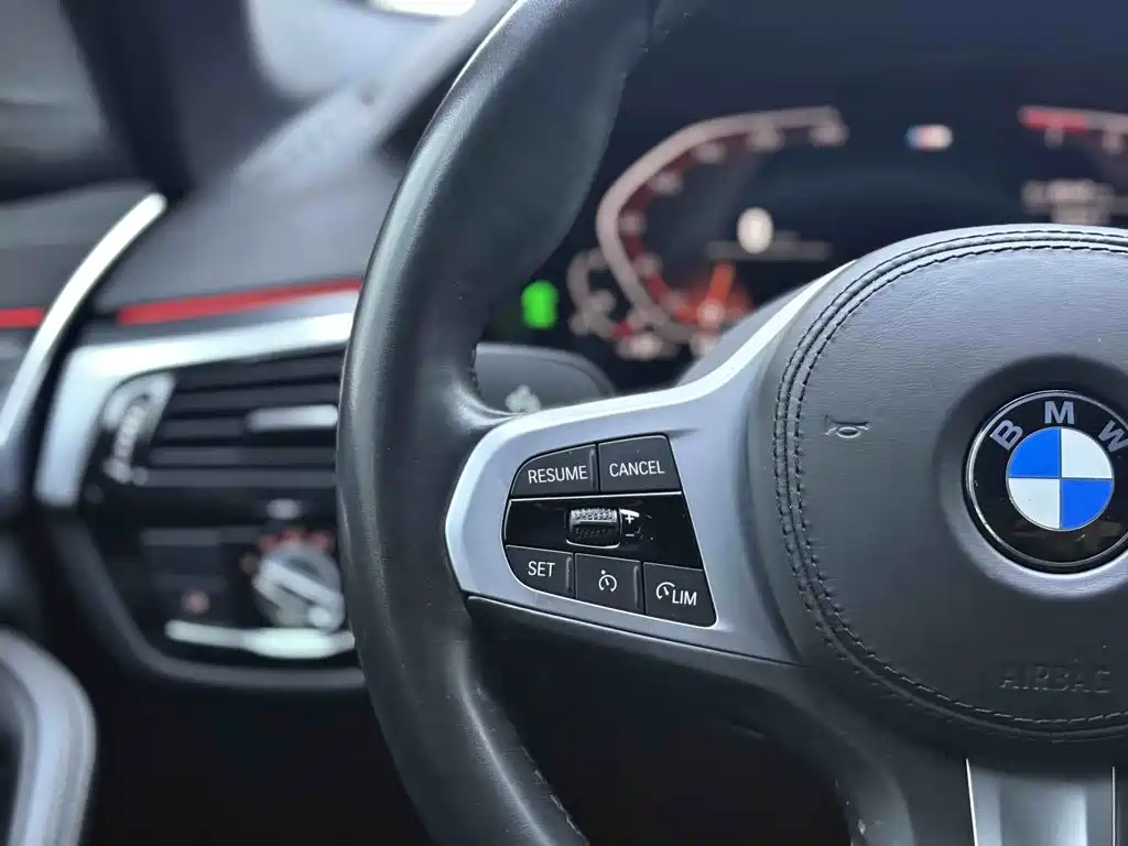 BMW 5 Series 2022 — фото 13