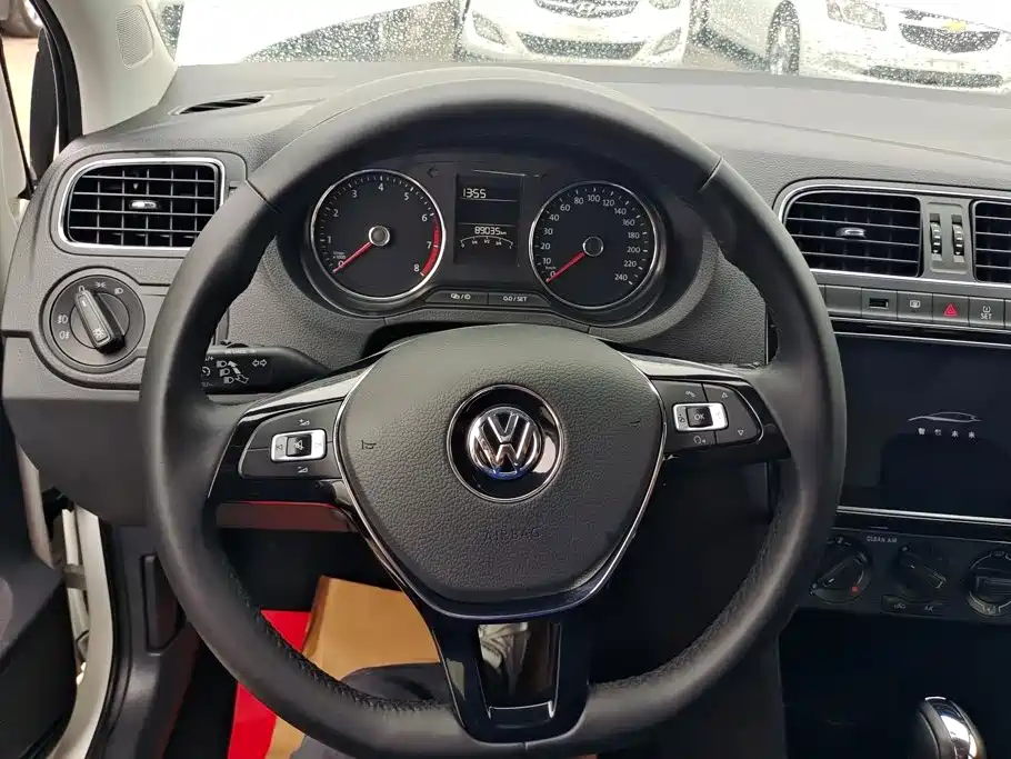 Volkswagen Polo 2019 — фото 14