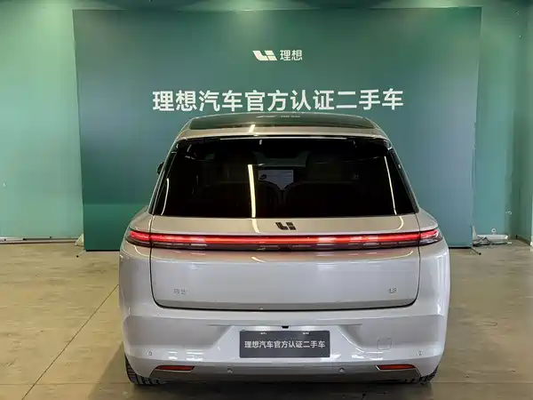 Li Auto L8 2025