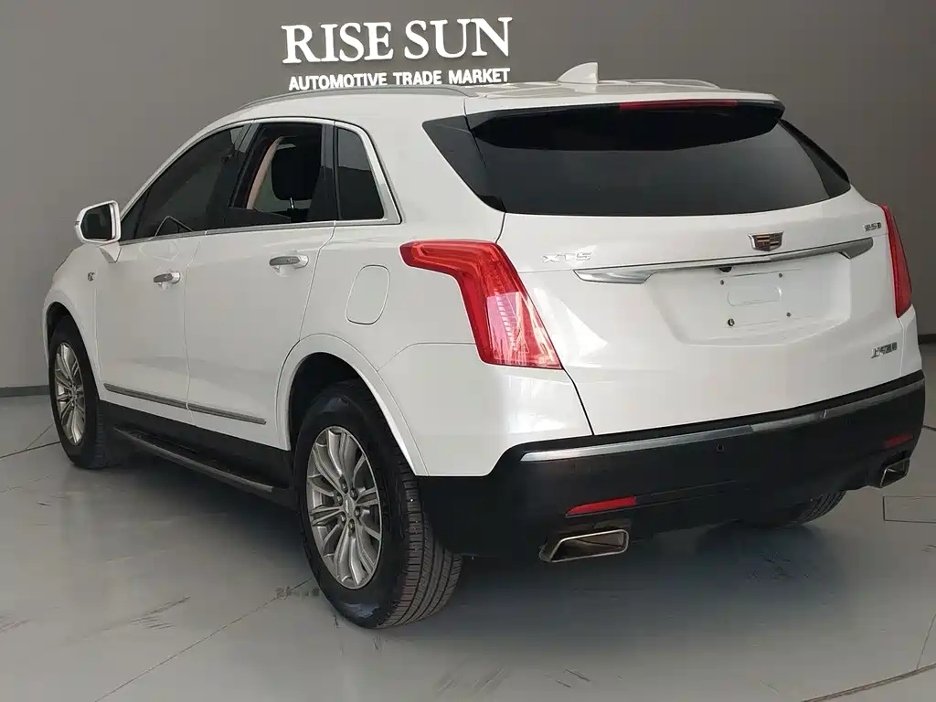 Cadillac XT5 2016 — фото 9