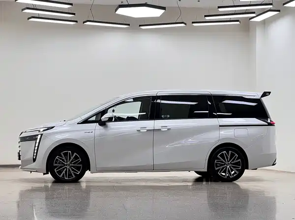 GAC Trumpchi E8 PHEV 2024