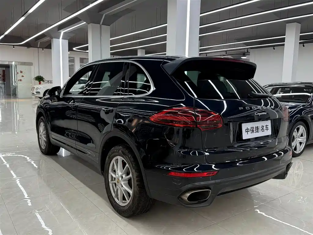 Porsche Cayenne 2017 — фото 10