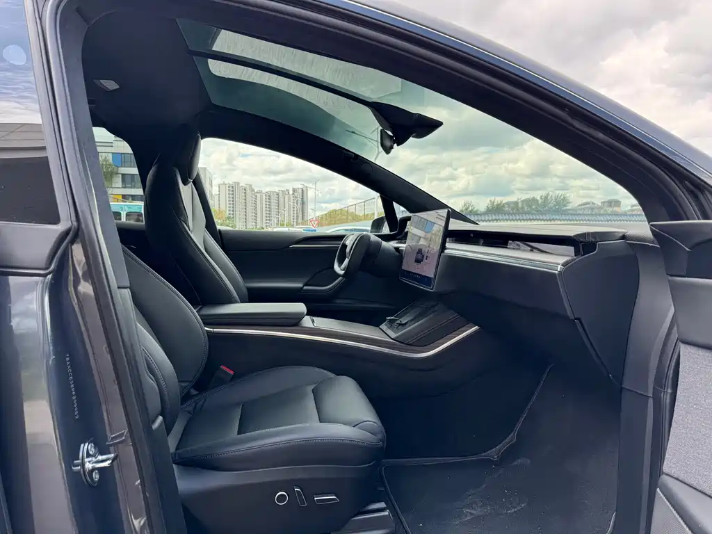 Tesla Model X 2023 — фото 18