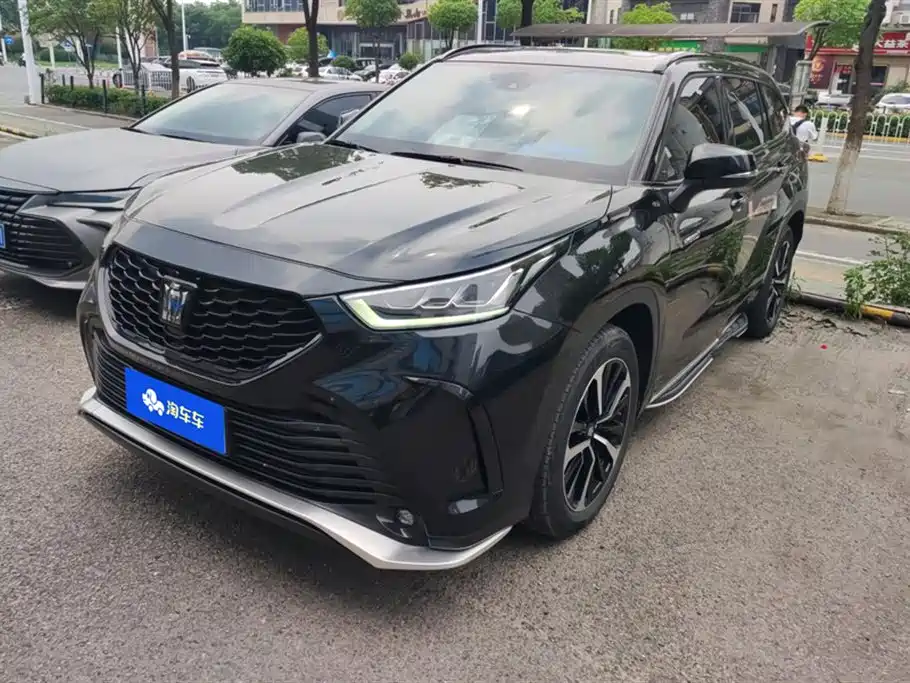 Toyota Crown Kluger 2024