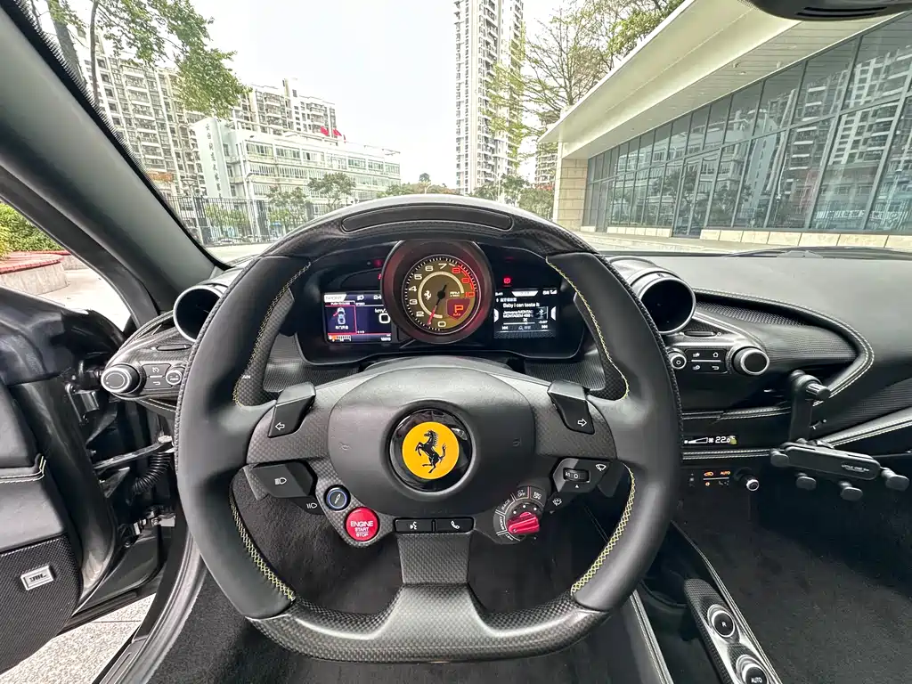 Ferrari F8 2021 — фото 11