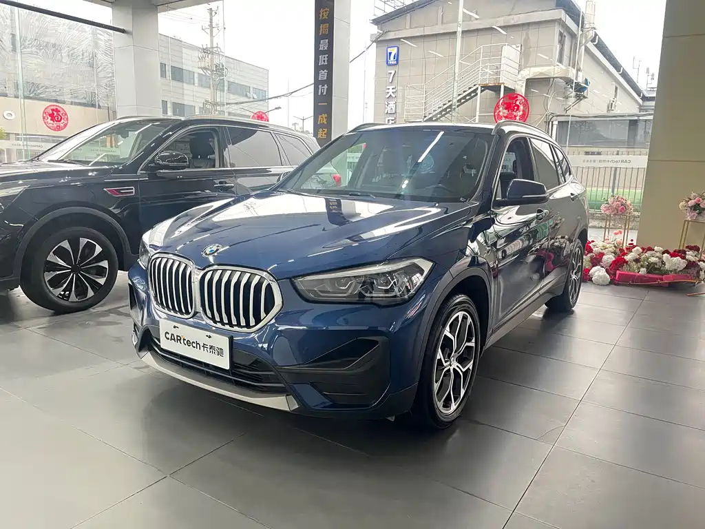 BMW X1 2022 — фото 1
