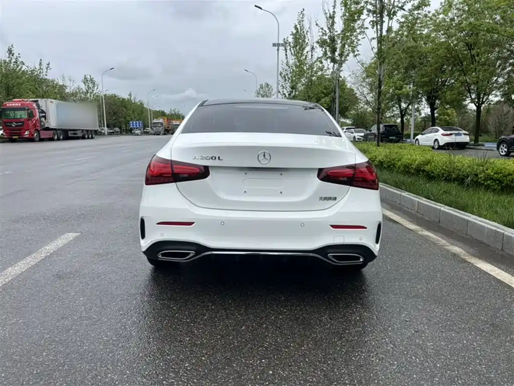 Mercedes-Benz A-Class 2024 — фото 12