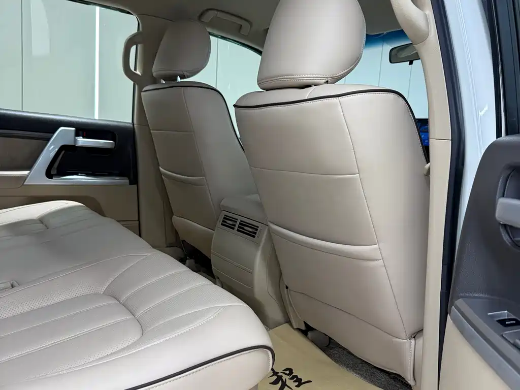 Toyota Land Cruiser 2015 — фото 25
