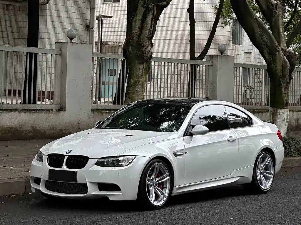 BMW M3 2013 — фото 1