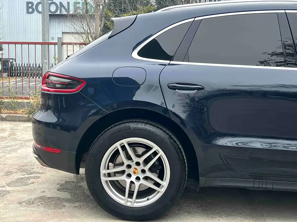 Porsche Macan 2016 — фото 29
